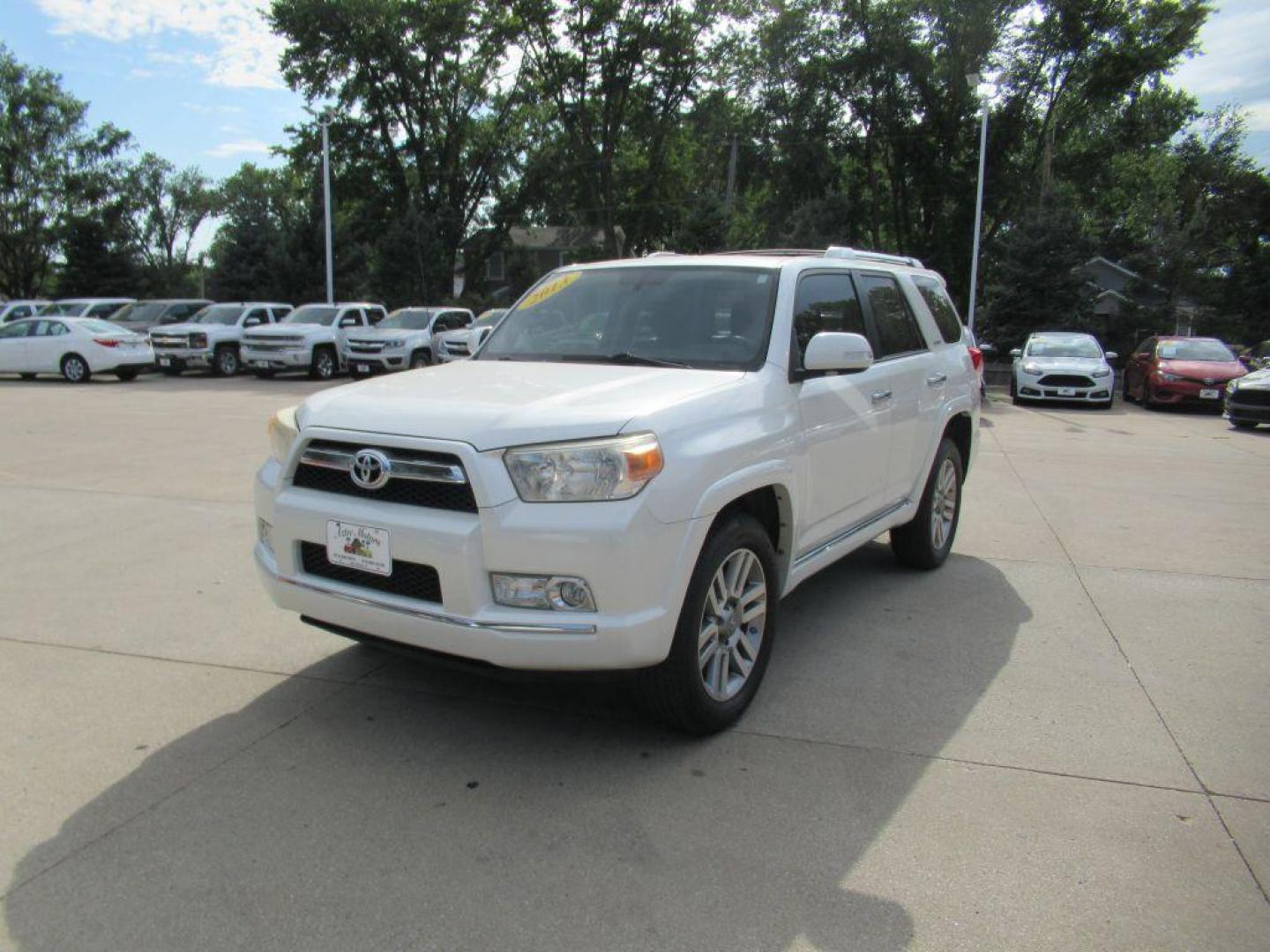 2013 WHITE TOYOTA 4RUNNER SR5 (JTEBU5JRXD5) with an 4.0L engine, Automatic transmission, located at 908 SE 14th Street, Des Moines, IA, 50317, (515) 281-0330, 41.580303, -93.597046 - Photo#0