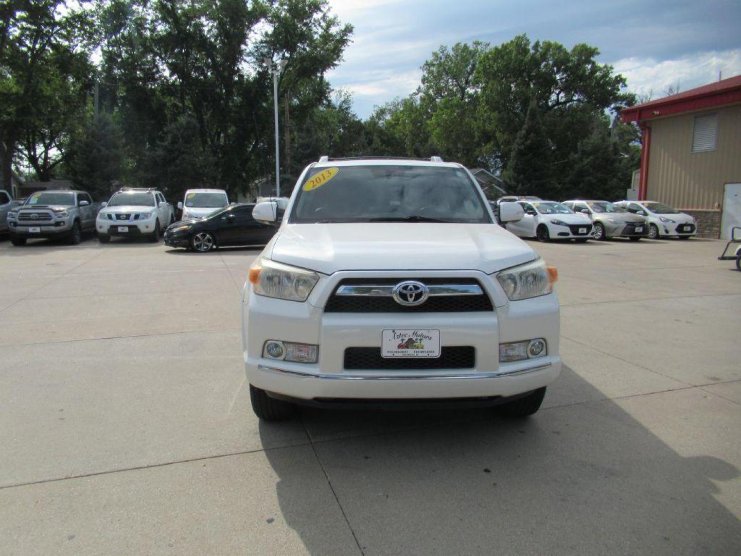 2013 WHITE TOYOTA 4RUNNER SR5 (JTEBU5JRXD5) with an 4.0L engine, Automatic transmission, located at 908 SE 14th Street, Des Moines, IA, 50317, (515) 281-0330, 41.580303, -93.597046 - Photo#1