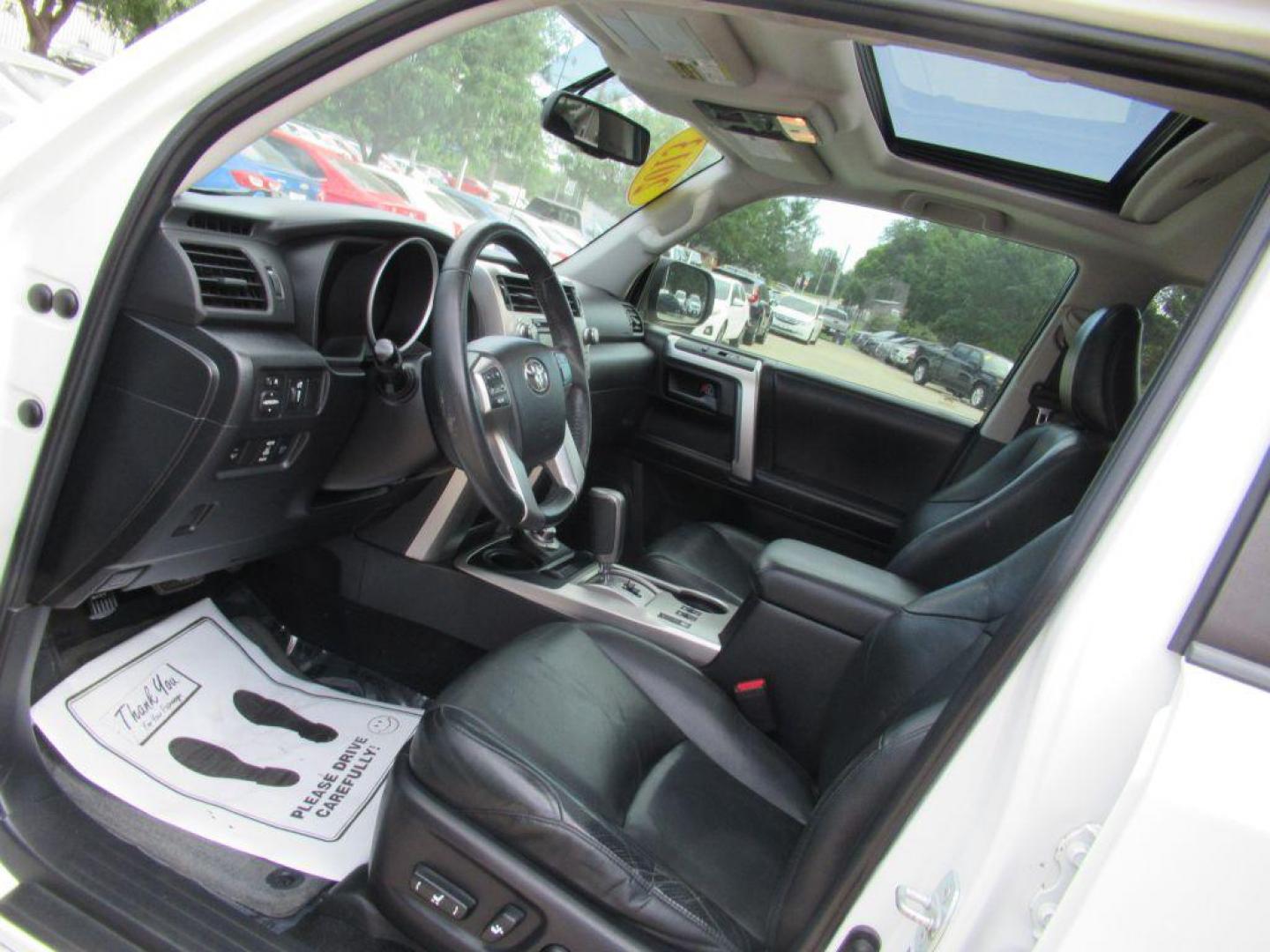 2013 WHITE TOYOTA 4RUNNER SR5 (JTEBU5JRXD5) with an 4.0L engine, Automatic transmission, located at 908 SE 14th Street, Des Moines, IA, 50317, (515) 281-0330, 41.580303, -93.597046 - Photo#24