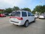 2015 WHITE LINCOLN NAVIGATOR (5LMJJ2JT4FE) with an 3.5L engine, Automatic transmission, located at 908 SE 14th Street, Des Moines, IA, 50317, (515) 281-0330, 41.580303, -93.597046 - Photo#4