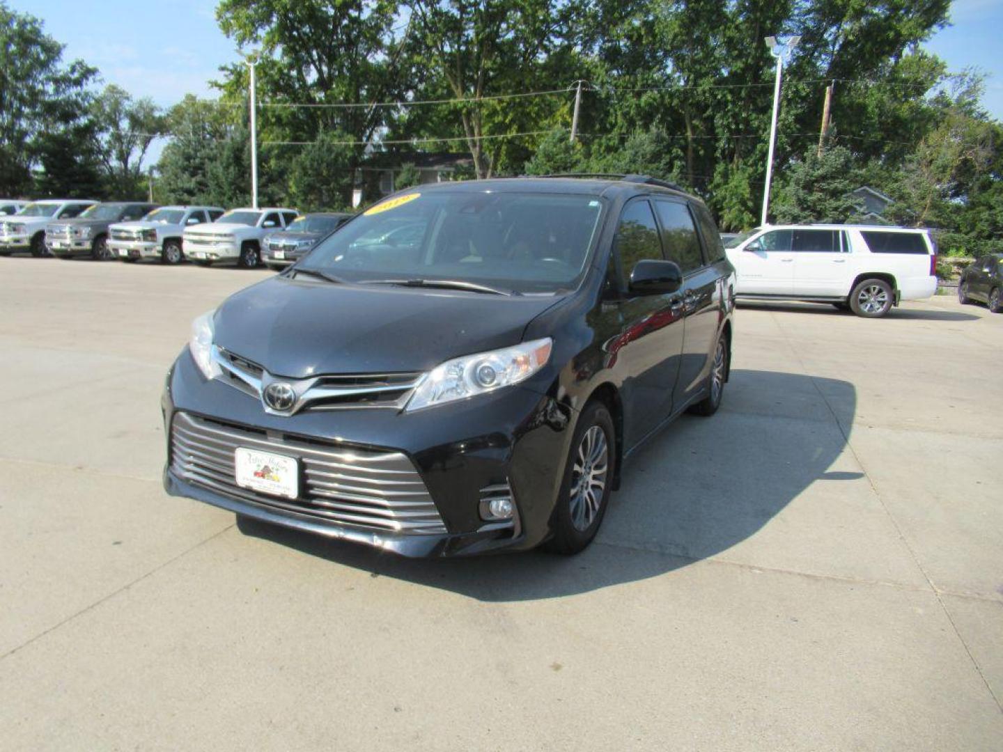 2019 BLACK TOYOTA SIENNA XLE (5TDYZ3DC2KS) with an 3.5L engine, Automatic transmission, located at 908 SE 14th Street, Des Moines, IA, 50317, (515) 281-0330, 41.580303, -93.597046 - Photo#0