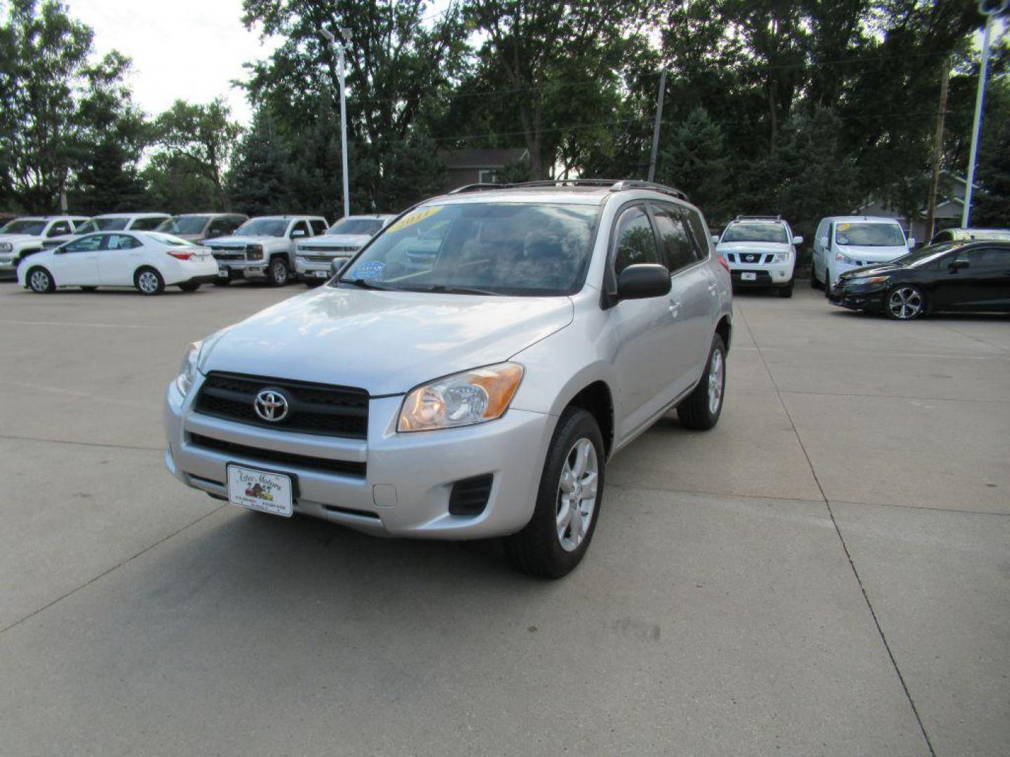 2011 SILVER TOYOTA RAV4 (2T3BF4DV3BW) with an 2.5L engine, Automatic transmission, located at 908 SE 14th Street, Des Moines, IA, 50317, (515) 281-0330, 41.580303, -93.597046 - Photo#0