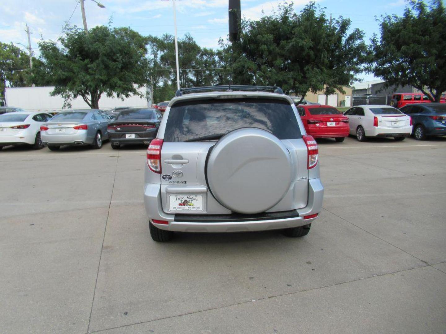 2011 SILVER TOYOTA RAV4 (2T3BF4DV3BW) with an 2.5L engine, Automatic transmission, located at 908 SE 14th Street, Des Moines, IA, 50317, (515) 281-0330, 41.580303, -93.597046 - Photo#5