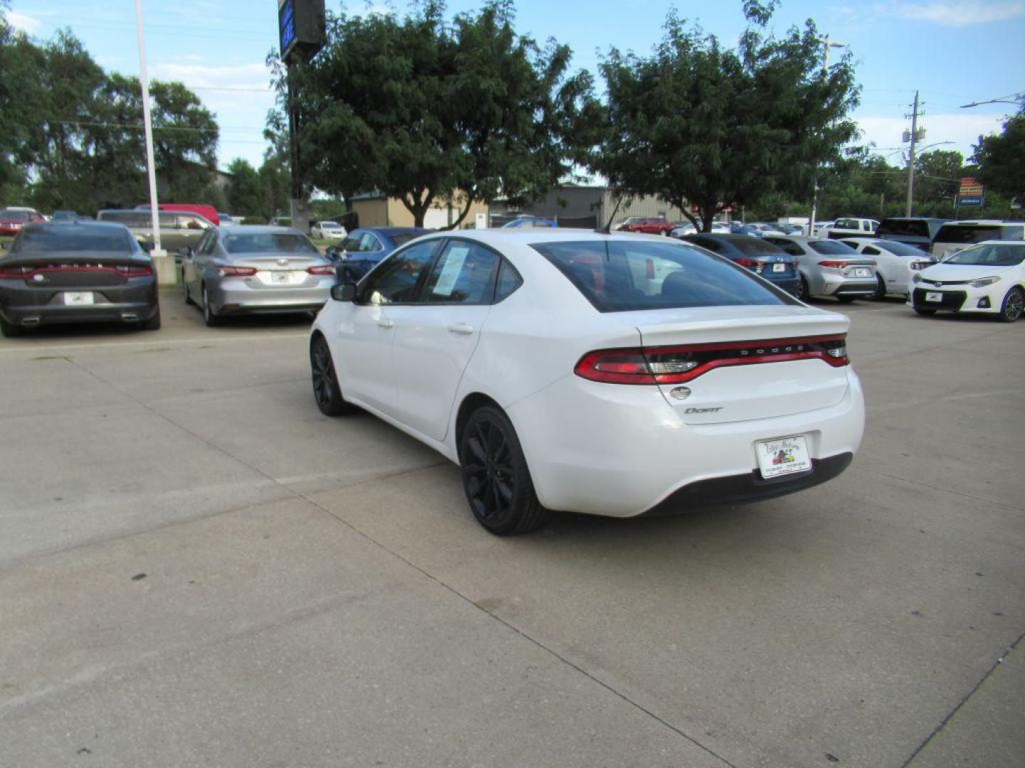 2016 WHITE DODGE DART SXT SPORT (1C3CDFFA4GD) with an 2.0L engine, Automatic transmission, located at 908 SE 14th Street, Des Moines, IA, 50317, (515) 281-0330, 41.580303, -93.597046 - Photo#6