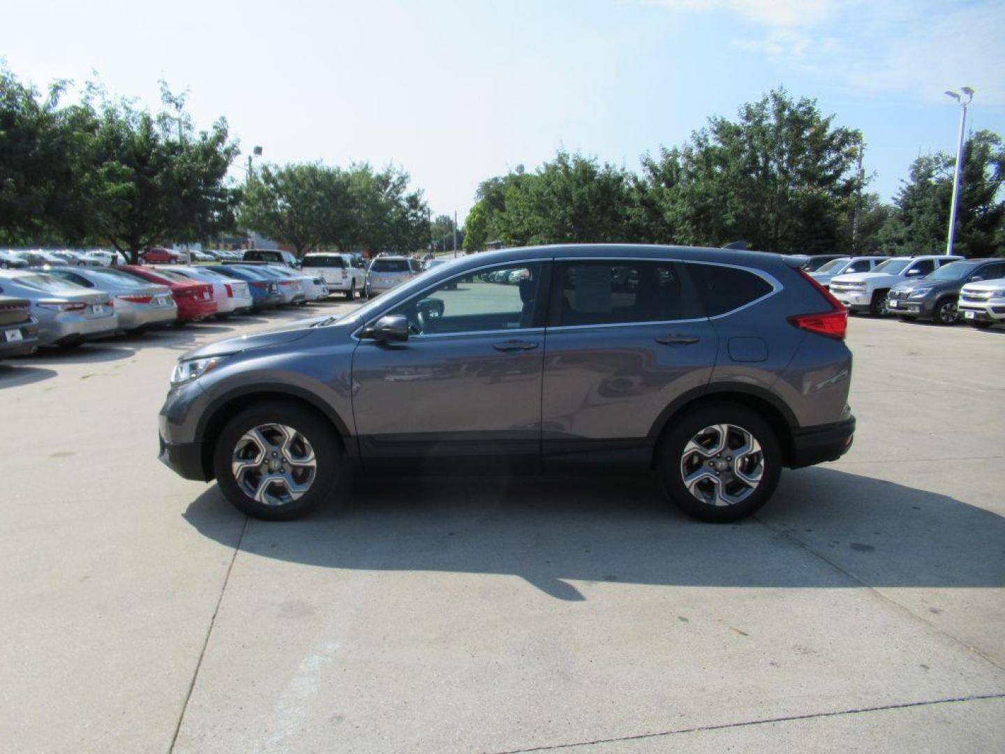 2018 GRAY HONDA CR-V EX (7FARW2H50JE) with an 1.5L engine, Continuously Variable transmission, located at 908 SE 14th Street, Des Moines, IA, 50317, (515) 281-0330, 41.580303, -93.597046 - Photo#7