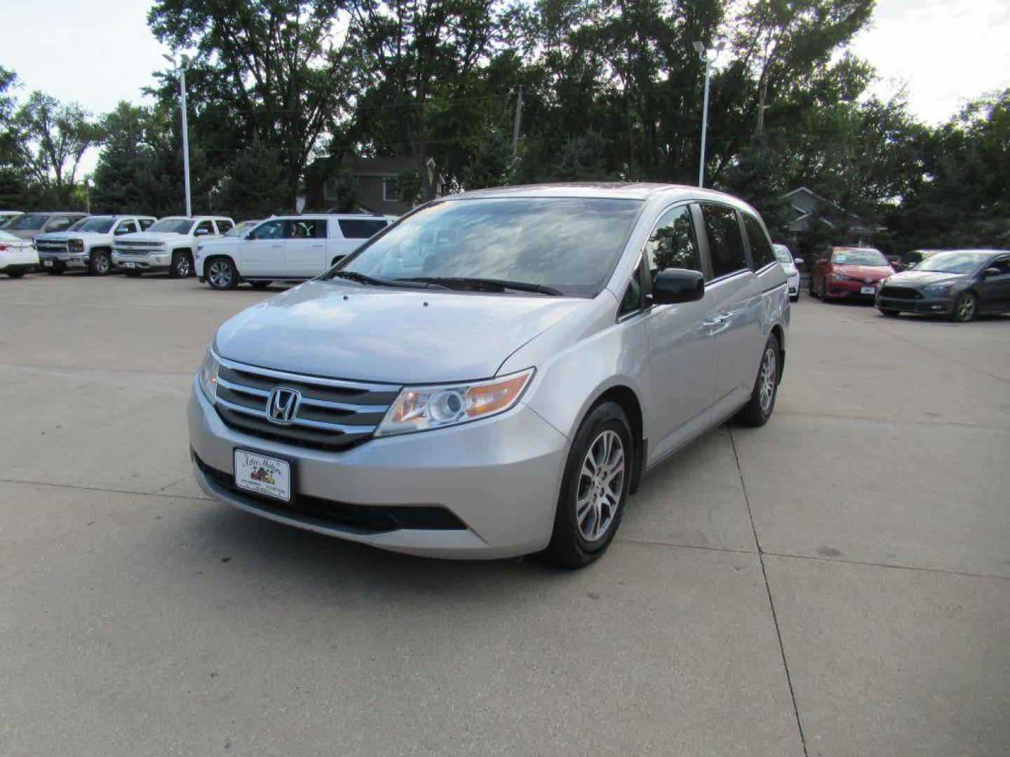 2011 SILVER HONDA ODYSSEY EXL (5FNRL5H66BB) with an 3.5L engine, Automatic transmission, located at 908 SE 14th Street, Des Moines, IA, 50317, (515) 281-0330, 41.580303, -93.597046 - Photo#0