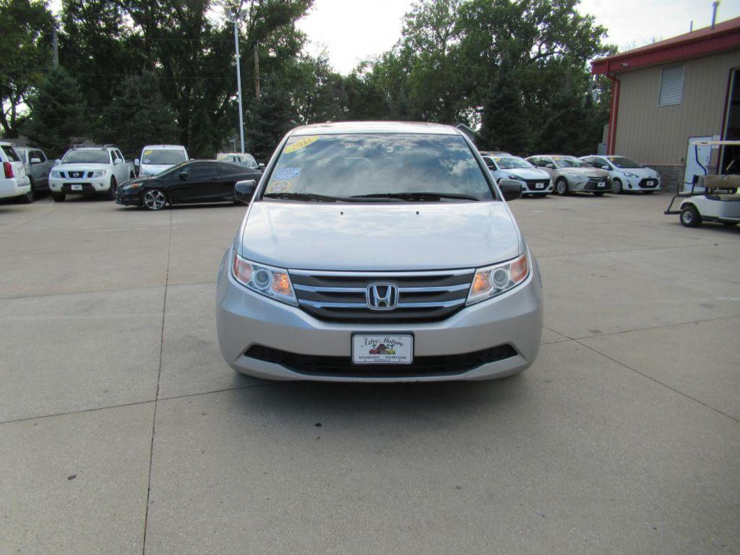 2011 SILVER HONDA ODYSSEY EXL (5FNRL5H66BB) with an 3.5L engine, Automatic transmission, located at 908 SE 14th Street, Des Moines, IA, 50317, (515) 281-0330, 41.580303, -93.597046 - Photo#1