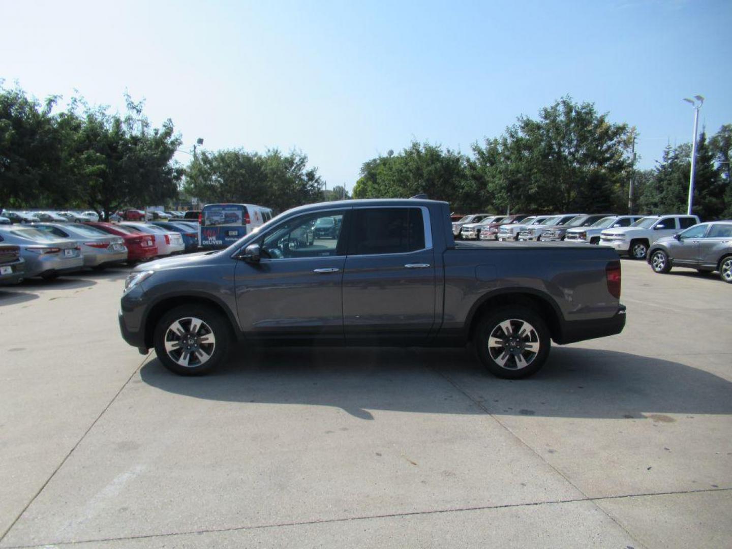 2019 GRAY HONDA RIDGELINE RTL (5FPYK3F7XKB) with an 3.5L engine, Automatic transmission, located at 908 SE 14th Street, Des Moines, IA, 50317, (515) 281-0330, 41.580303, -93.597046 - Photo#7