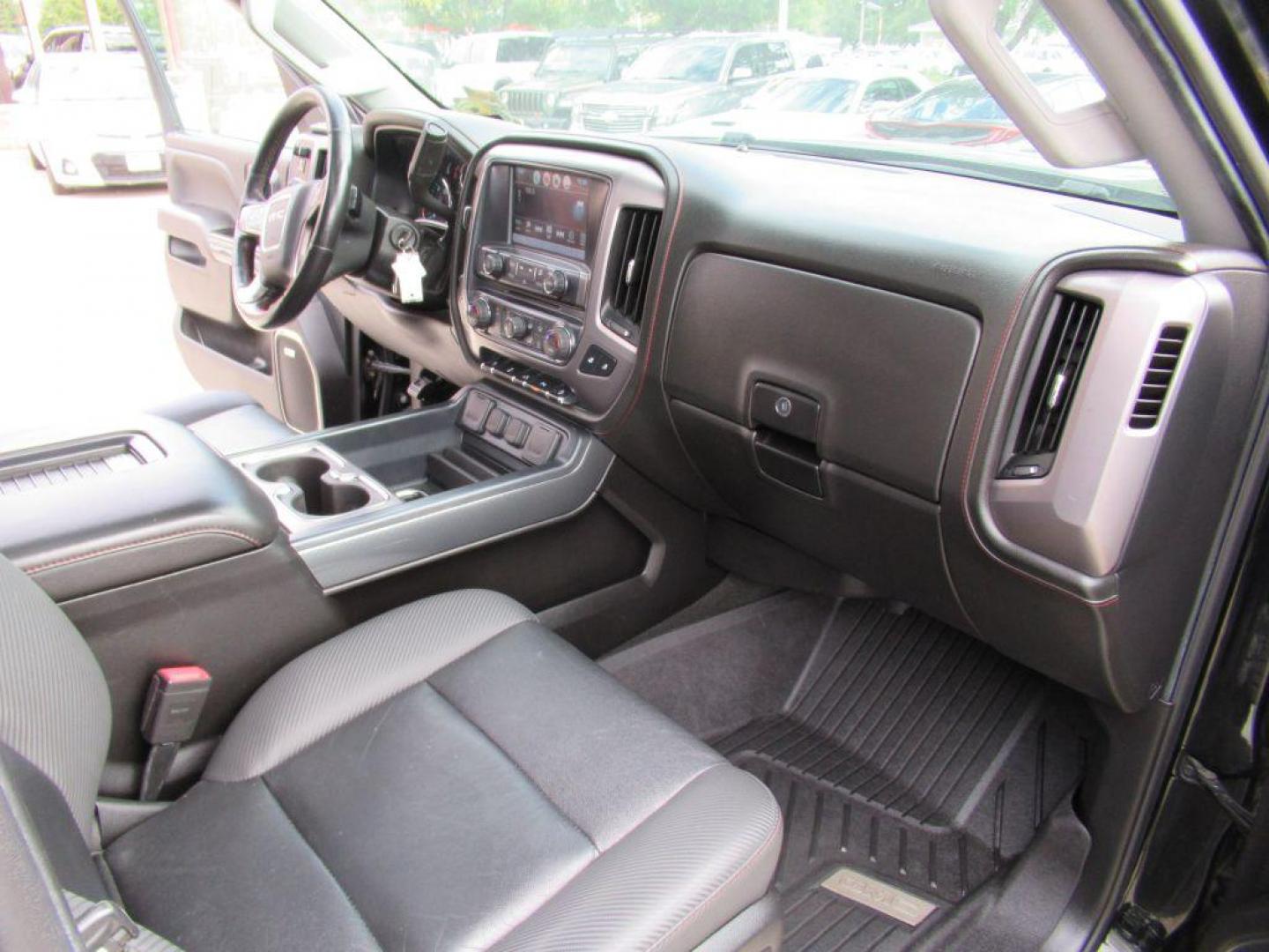 2017 BLACK GMC SIERRA 2500 SLT (1GT12TEG0HF) with an 6.0L engine, Automatic transmission, located at 908 SE 14th Street, Des Moines, IA, 50317, (515) 281-0330, 41.580303, -93.597046 - Photo#13