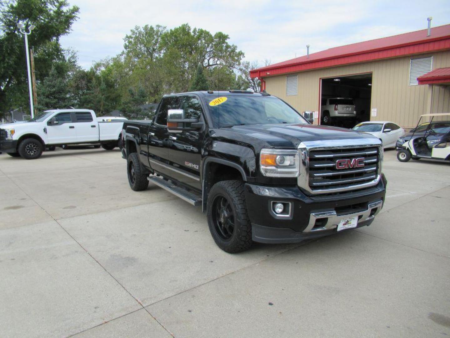 2017 BLACK GMC SIERRA 2500 SLT (1GT12TEG0HF) with an 6.0L engine, Automatic transmission, located at 908 SE 14th Street, Des Moines, IA, 50317, (515) 281-0330, 41.580303, -93.597046 - Photo#2