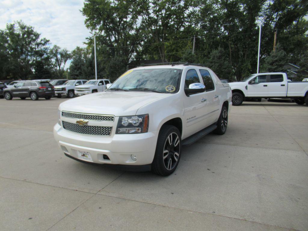 photo of 2011 CHEVROLET AVALANCHE LTZ