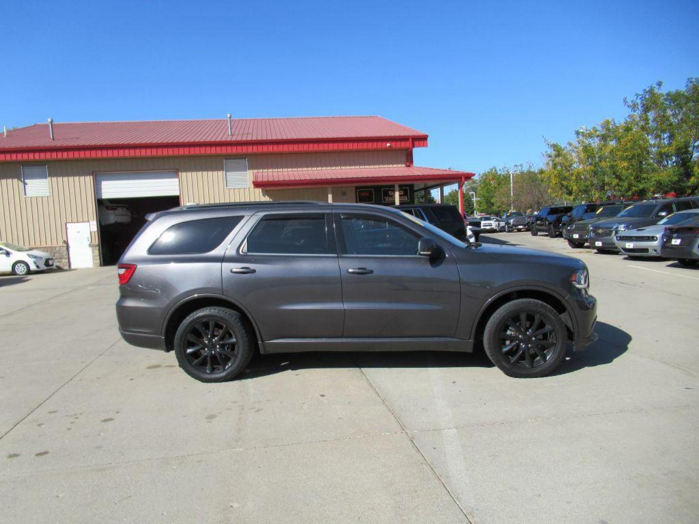 2017 GRAY DODGE DURANGO GT (1C4RDJDG0HC) with an 3.6L engine, Automatic transmission, located at 908 SE 14th Street, Des Moines, IA, 50317, (515) 281-0330, 41.580303, -93.597046 - Photo#3