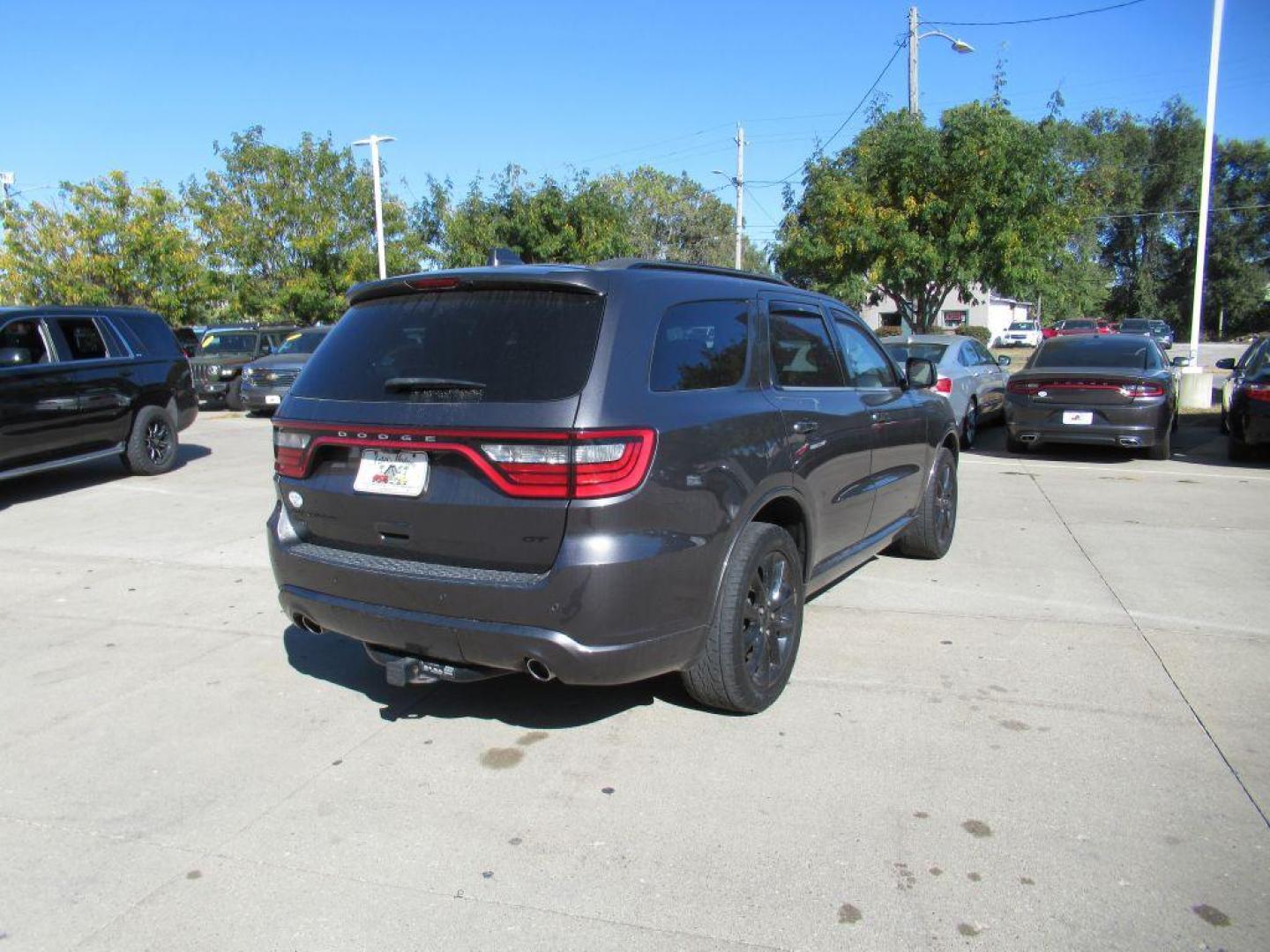 2017 GRAY DODGE DURANGO GT (1C4RDJDG0HC) with an 3.6L engine, Automatic transmission, located at 908 SE 14th Street, Des Moines, IA, 50317, (515) 281-0330, 41.580303, -93.597046 - Photo#4