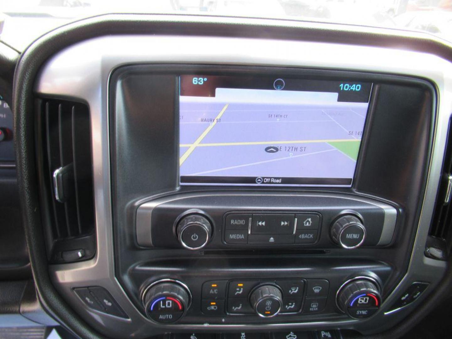 2017 WHITE CHEVROLET SILVERADO 1500 LTZ (3GCUKSEJ1HG) with an 6.2L engine, Automatic transmission, located at 908 SE 14th Street, Des Moines, IA, 50317, (515) 281-0330, 41.580303, -93.597046 - Photo#21