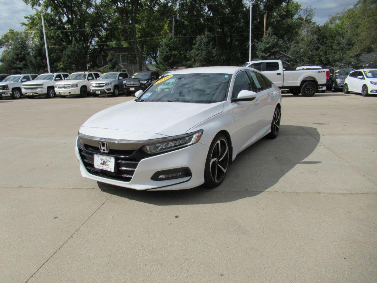 2018 WHITE HONDA ACCORD SPORT (1HGCV1F33JA) with an 1.5L engine, Continuously Variable transmission, located at 908 SE 14th Street, Des Moines, IA, 50317, (515) 281-0330, 41.580303, -93.597046 - Photo#0