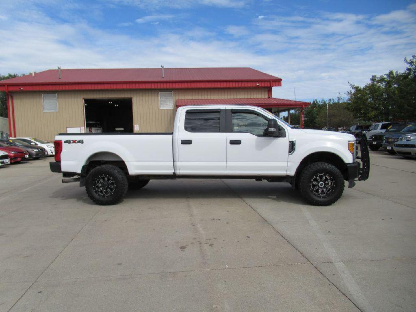 2017 WHITE FORD F250 SUPER DUTY (1FT7W2B63HE) with an 6.2L engine, Automatic transmission, located at 908 SE 14th Street, Des Moines, IA, 50317, (515) 281-0330, 41.580303, -93.597046 - Photo#3