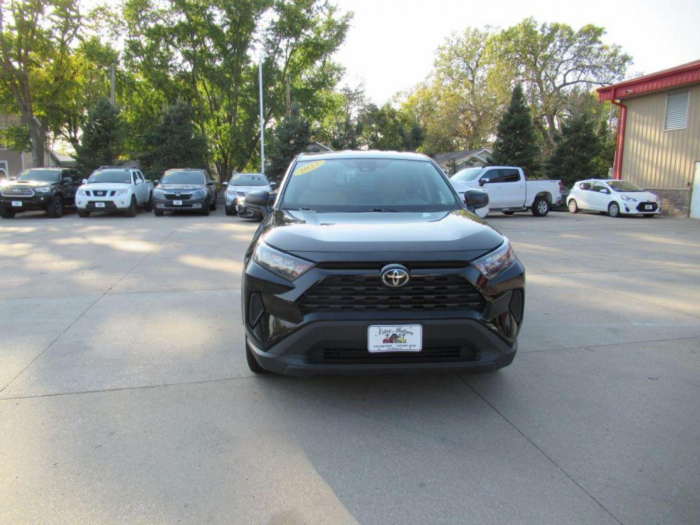 2022 BLACK TOYOTA RAV4 LE (2T3F1RFV5NW) with an 2.5L engine, Automatic transmission, located at 908 SE 14th Street, Des Moines, IA, 50317, (515) 281-0330, 41.580303, -93.597046 - Photo#1