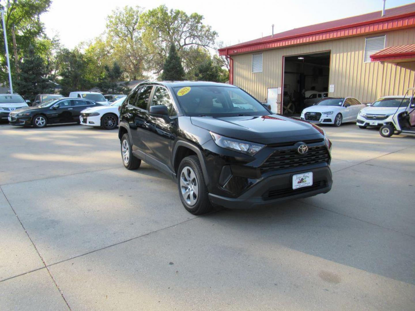 2022 BLACK TOYOTA RAV4 LE (2T3F1RFV5NW) with an 2.5L engine, Automatic transmission, located at 908 SE 14th Street, Des Moines, IA, 50317, (515) 281-0330, 41.580303, -93.597046 - Photo#2