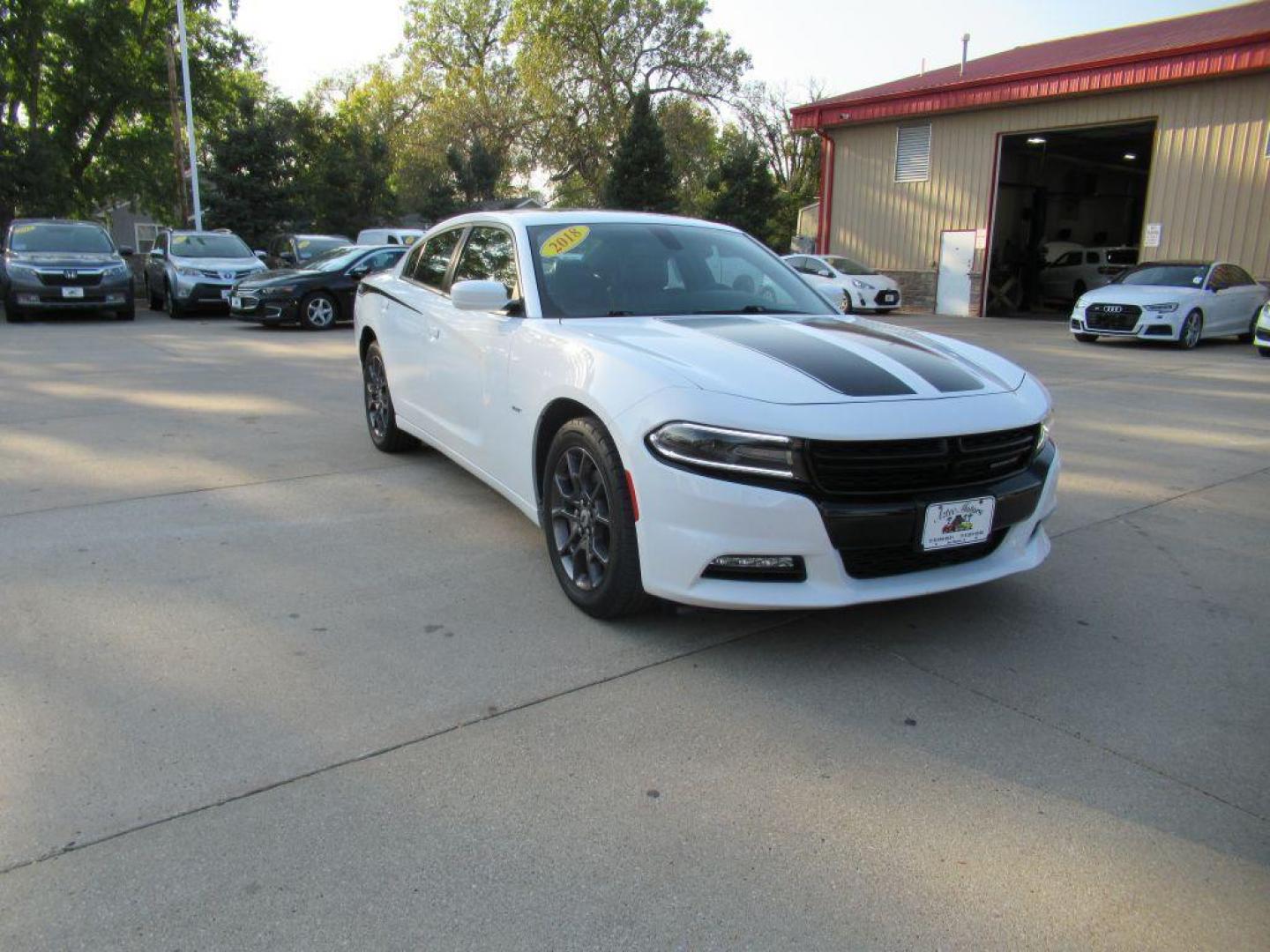 2018 WHITE DODGE CHARGER GT (2C3CDXJG6JH) with an 3.6L engine, Automatic transmission, located at 908 SE 14th Street, Des Moines, IA, 50317, (515) 281-0330, 41.580303, -93.597046 - Photo#2