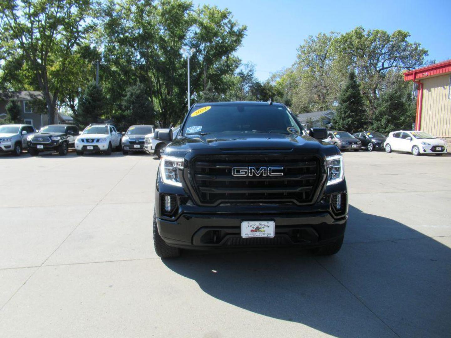 2021 BLACK GMC SIERRA 1500 ELEVATION (1GTU9CED8MZ) with an 5.3L engine, Automatic transmission, located at 908 SE 14th Street, Des Moines, IA, 50317, (515) 281-0330, 41.580303, -93.597046 - Photo#1