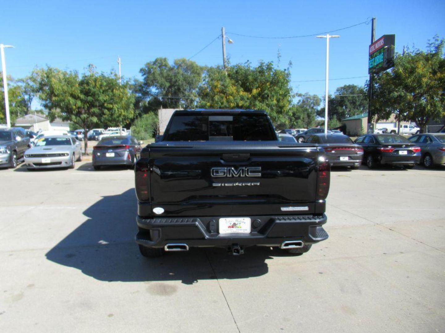 2021 BLACK GMC SIERRA 1500 ELEVATION (1GTU9CED8MZ) with an 5.3L engine, Automatic transmission, located at 908 SE 14th Street, Des Moines, IA, 50317, (515) 281-0330, 41.580303, -93.597046 - Photo#5