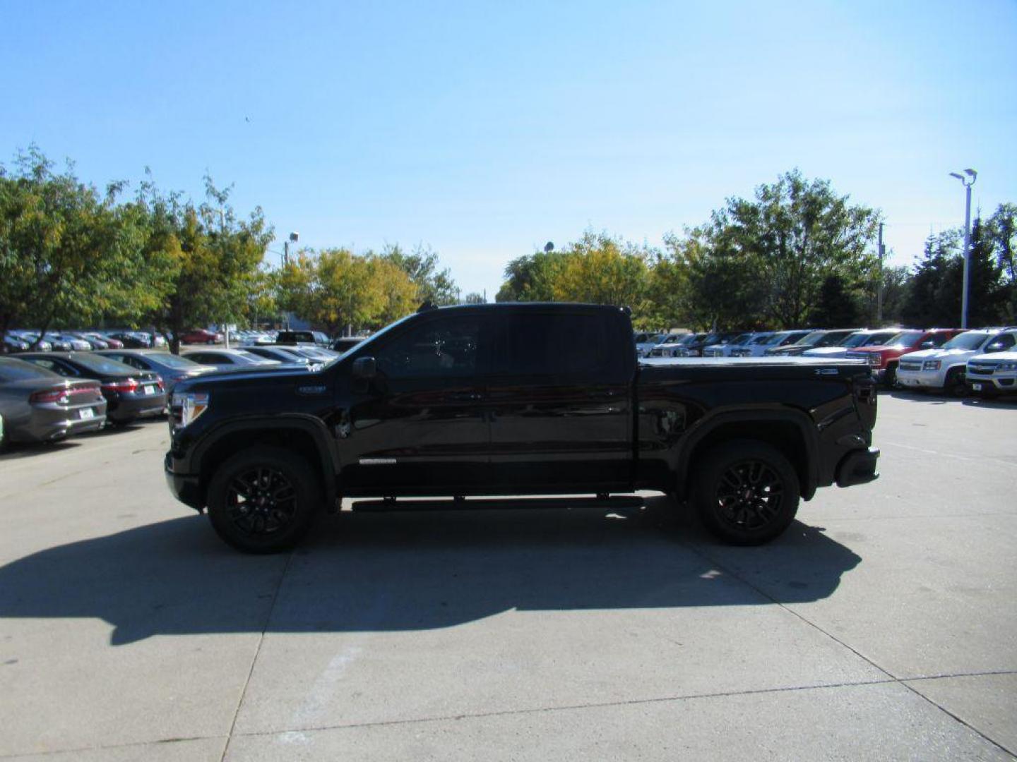 2021 BLACK GMC SIERRA 1500 ELEVATION (1GTU9CED8MZ) with an 5.3L engine, Automatic transmission, located at 908 SE 14th Street, Des Moines, IA, 50317, (515) 281-0330, 41.580303, -93.597046 - Photo#7