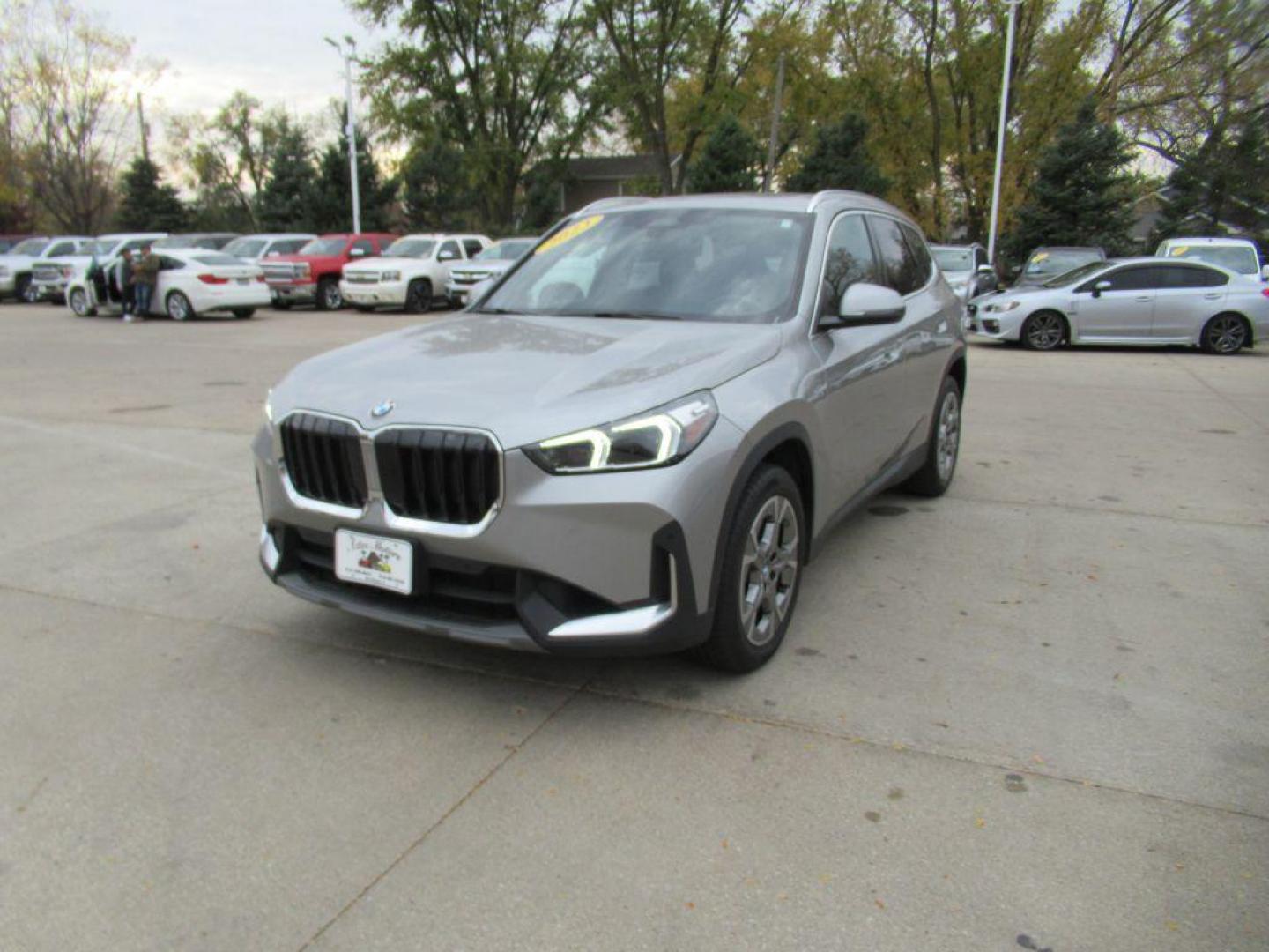 2023 SILVER BMW X1 XDRIVE28I (WBX73EF08P5) with an 2.0L engine, Automatic transmission, located at 908 SE 14th Street, Des Moines, IA, 50317, (515) 281-0330, 41.580303, -93.597046 - Photo#0