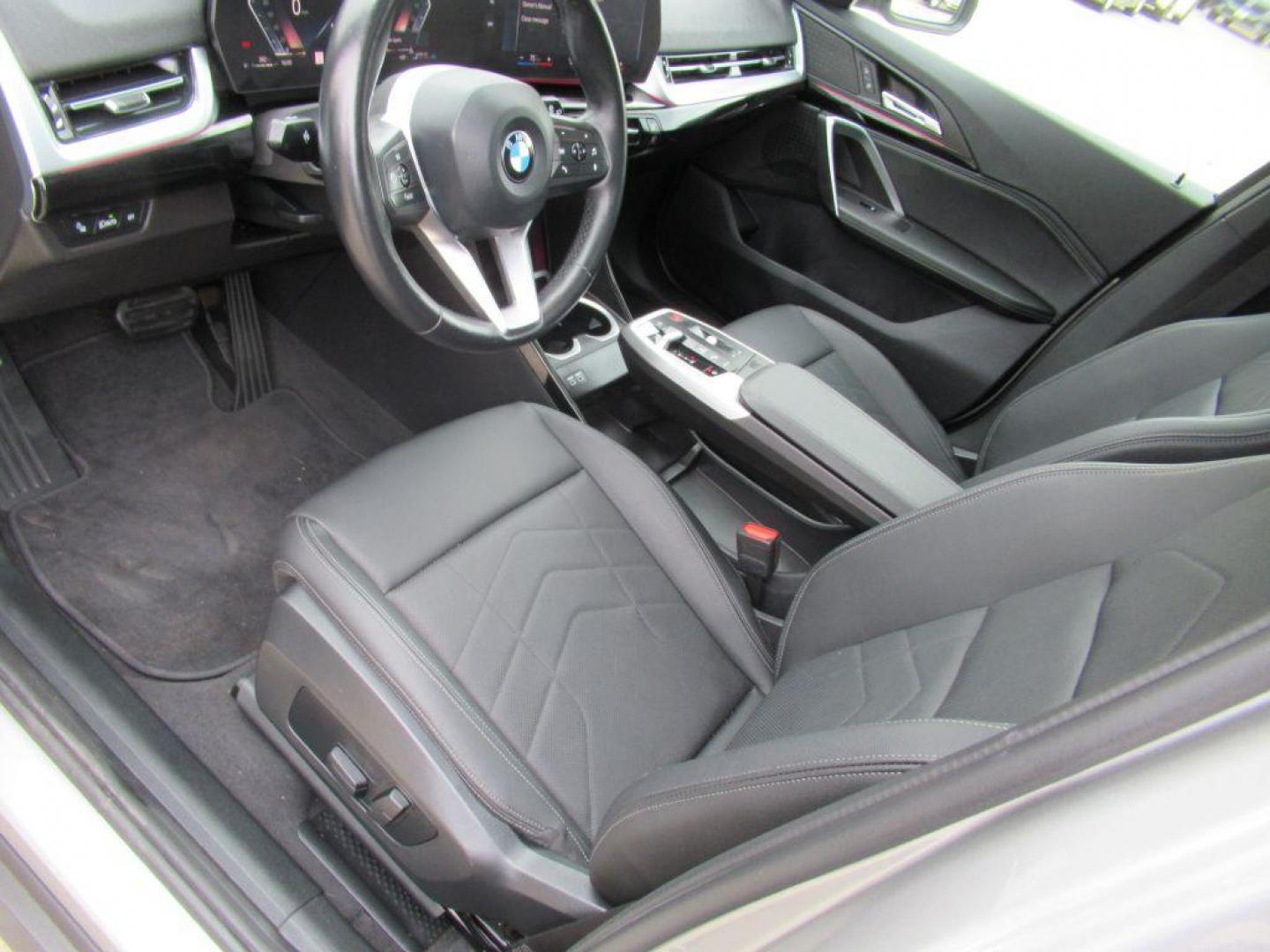 2023 SILVER BMW X1 XDRIVE28I (WBX73EF08P5) with an 2.0L engine, Automatic transmission, located at 908 SE 14th Street, Des Moines, IA, 50317, (515) 281-0330, 41.580303, -93.597046 - Photo#16