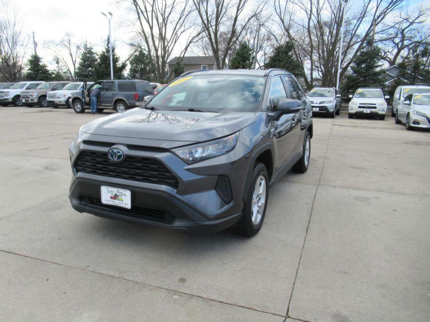 2021 GRAY TOYOTA RAV4 LE (JTMM6RFV1MD) with an 2.5L engine, Automatic transmission, located at 908 SE 14th Street, Des Moines, IA, 50317, (515) 281-0330, 41.580303, -93.597046 - Photo#0