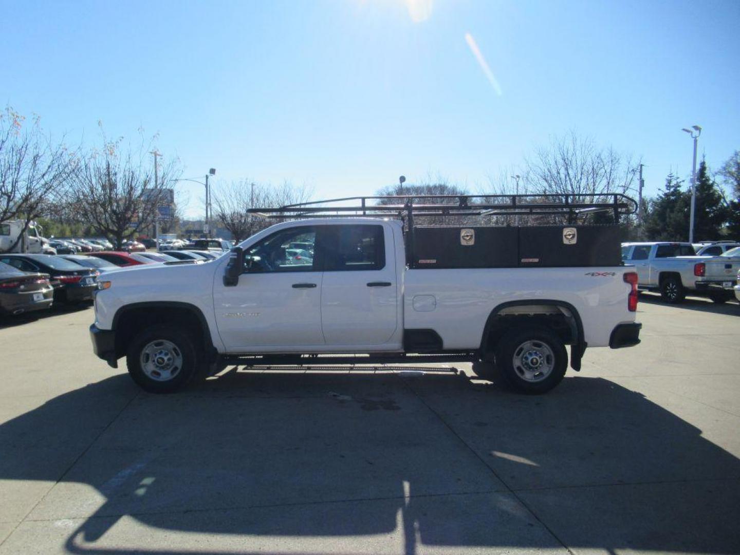 2022 WHITE CHEVROLET SILVERADO 2500 HEAVY DUTY (1GC5YLE7XNF) with an 6.6L engine, Automatic transmission, located at 908 SE 14th Street, Des Moines, IA, 50317, (515) 281-0330, 41.580303, -93.597046 - Photo#7