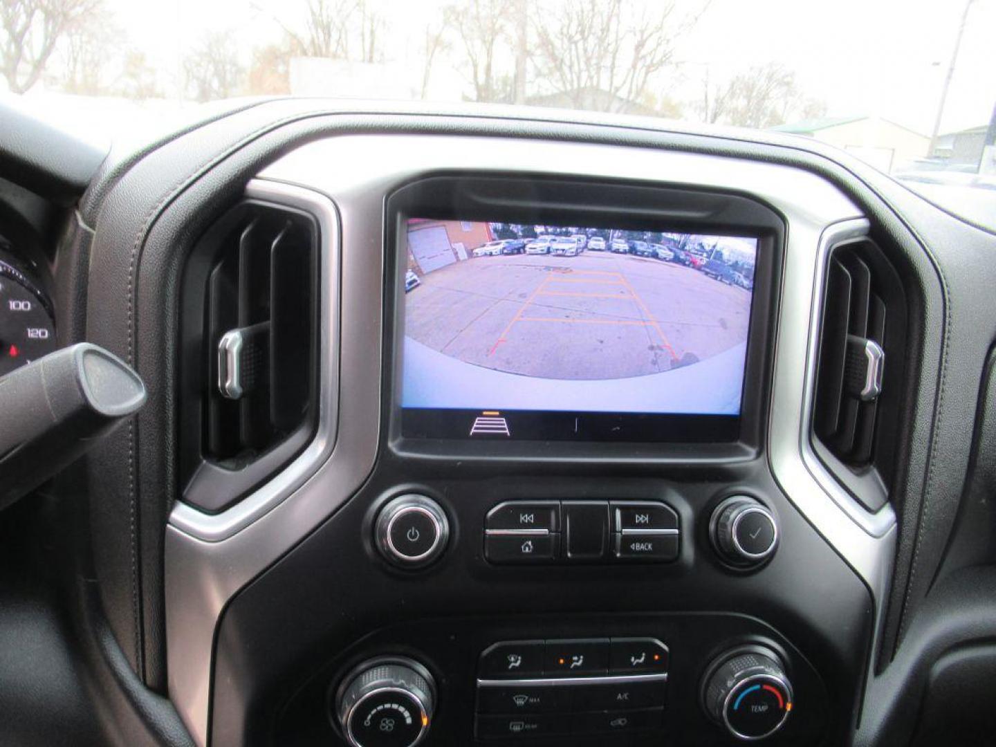 2019 WHITE CHEVROLET SILVERADO 1500 LT (1GCUYDED4KZ) with an 5.3L engine, Automatic transmission, located at 908 SE 14th Street, Des Moines, IA, 50317, (515) 281-0330, 41.580303, -93.597046 - Photo#21