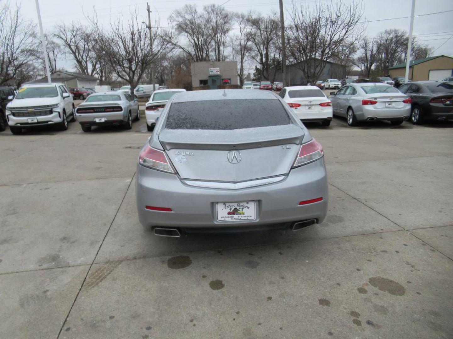 2012 SILVER ACURA TL (19UUA8F53CA) with an 3.5L engine, Automatic transmission, located at 908 SE 14th Street, Des Moines, IA, 50317, (515) 281-0330, 41.580303, -93.597046 - Photo#5