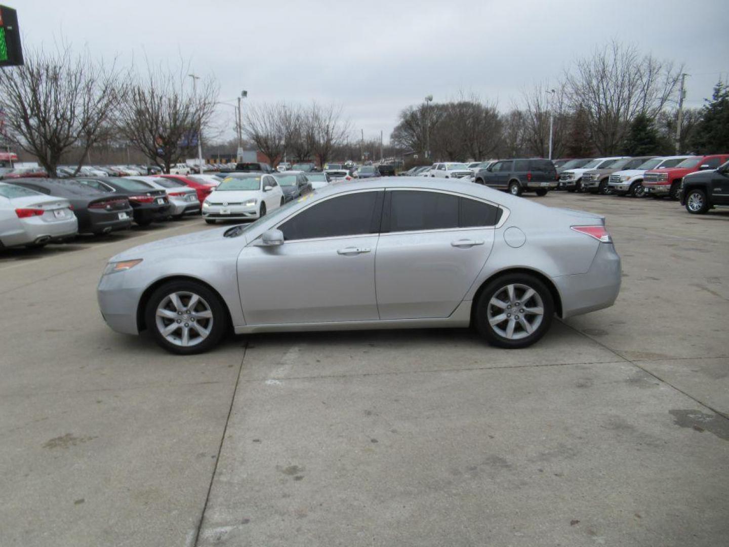 2012 SILVER ACURA TL (19UUA8F53CA) with an 3.5L engine, Automatic transmission, located at 908 SE 14th Street, Des Moines, IA, 50317, (515) 281-0330, 41.580303, -93.597046 - Photo#7