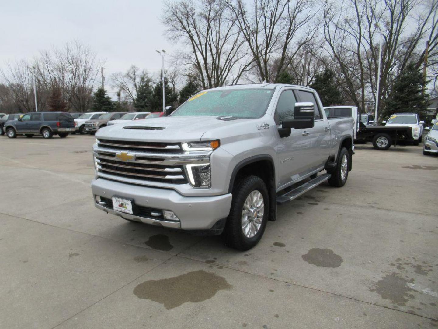 2023 SILVER CHEVROLET SILVERADO 2500 HIGH COUNTRY (1GC1YREY2PF) with an 6.6L engine, Automatic transmission, located at 908 SE 14th Street, Des Moines, IA, 50317, (515) 281-0330, 41.580303, -93.597046 - Photo#0