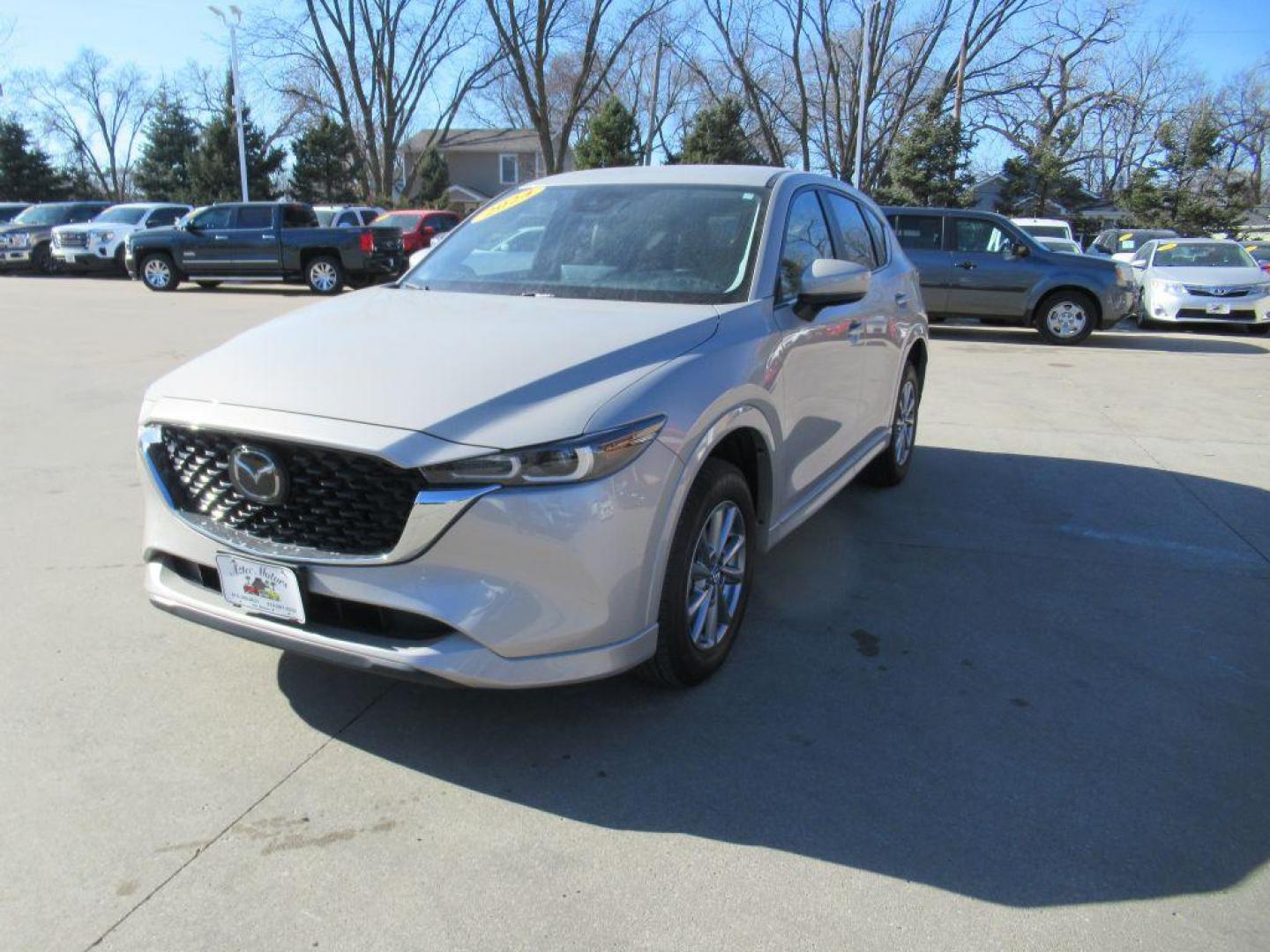 2024 TAN MAZDA CX-5 SELECT (JM3KFBBLXR0) with an 2.5L engine, Automatic transmission, located at 908 SE 14th Street, Des Moines, IA, 50317, (515) 281-0330, 41.580303, -93.597046 - Photo#0