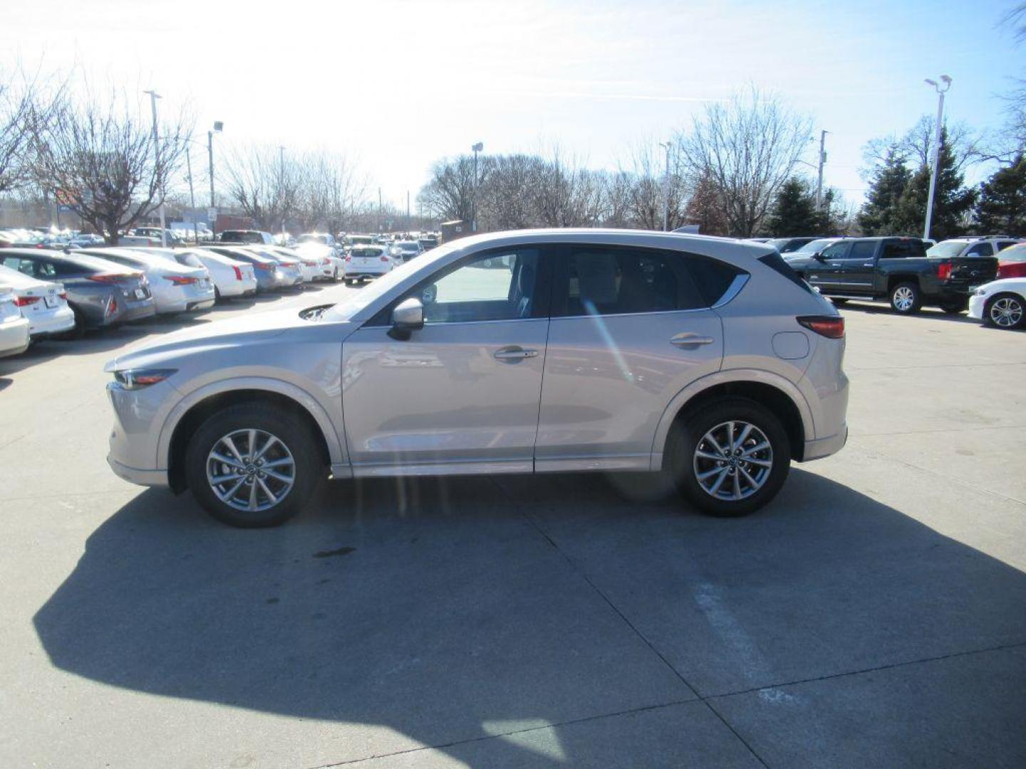 2024 TAN MAZDA CX-5 SELECT (JM3KFBBLXR0) with an 2.5L engine, Automatic transmission, located at 908 SE 14th Street, Des Moines, IA, 50317, (515) 281-0330, 41.580303, -93.597046 - Photo#7