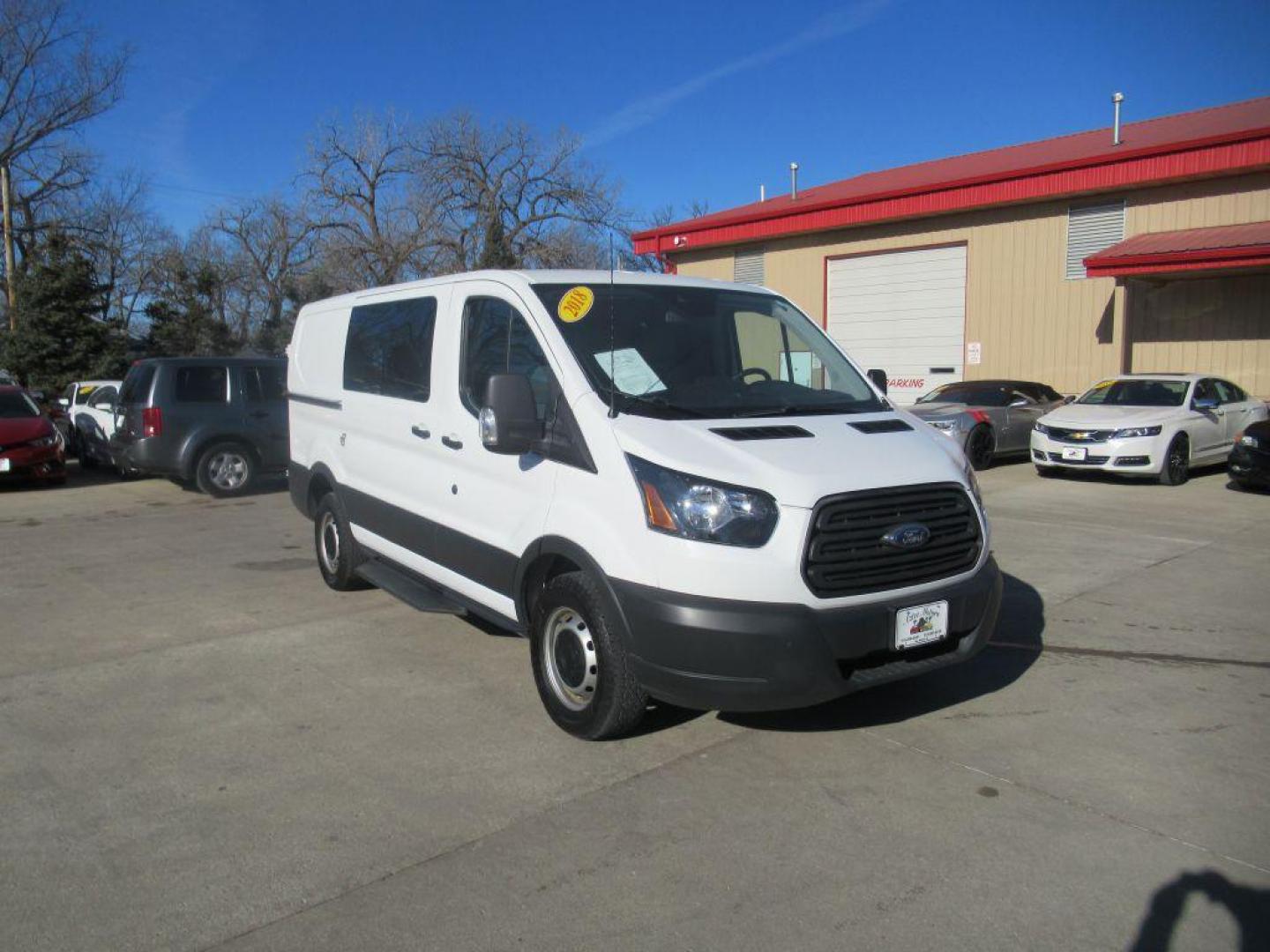 2018 WHITE FORD TRANSIT T-250 (1FTYR1YG7JK) with an 3.5L engine, Automatic transmission, located at 908 SE 14th Street, Des Moines, IA, 50317, (515) 281-0330, 41.580303, -93.597046 - Photo#2