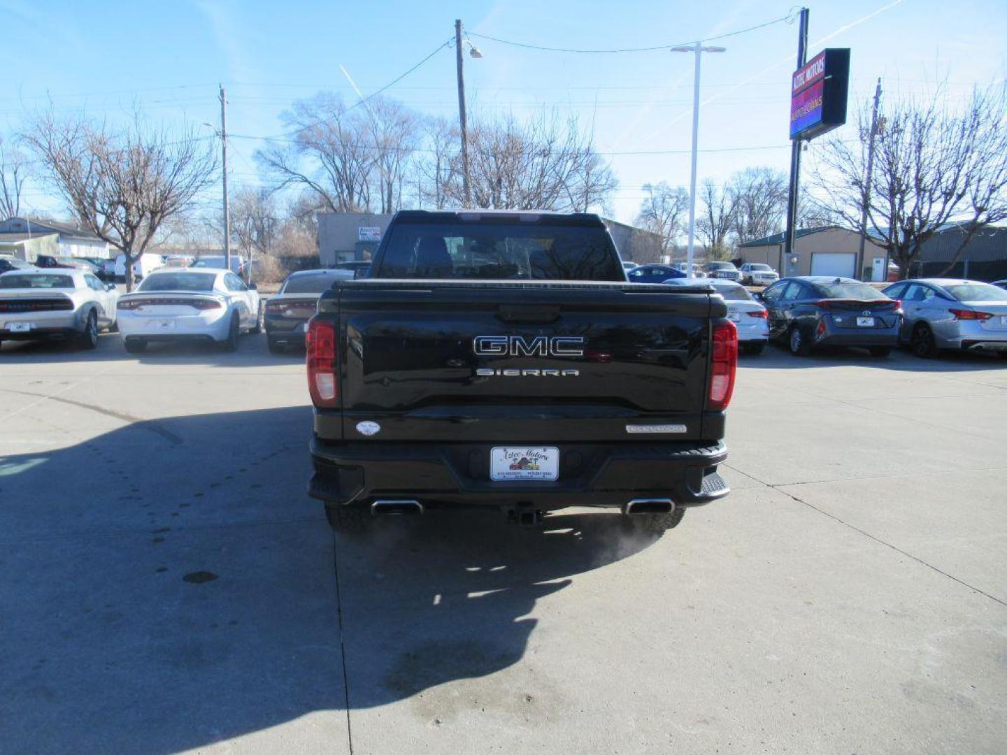 2023 BLACK GMC SIERRA 1500 ELEVATION (1GTUUCED9PZ) with an 5.3L engine, Automatic transmission, located at 908 SE 14th Street, Des Moines, IA, 50317, (515) 281-0330, 41.580303, -93.597046 - Photo#5