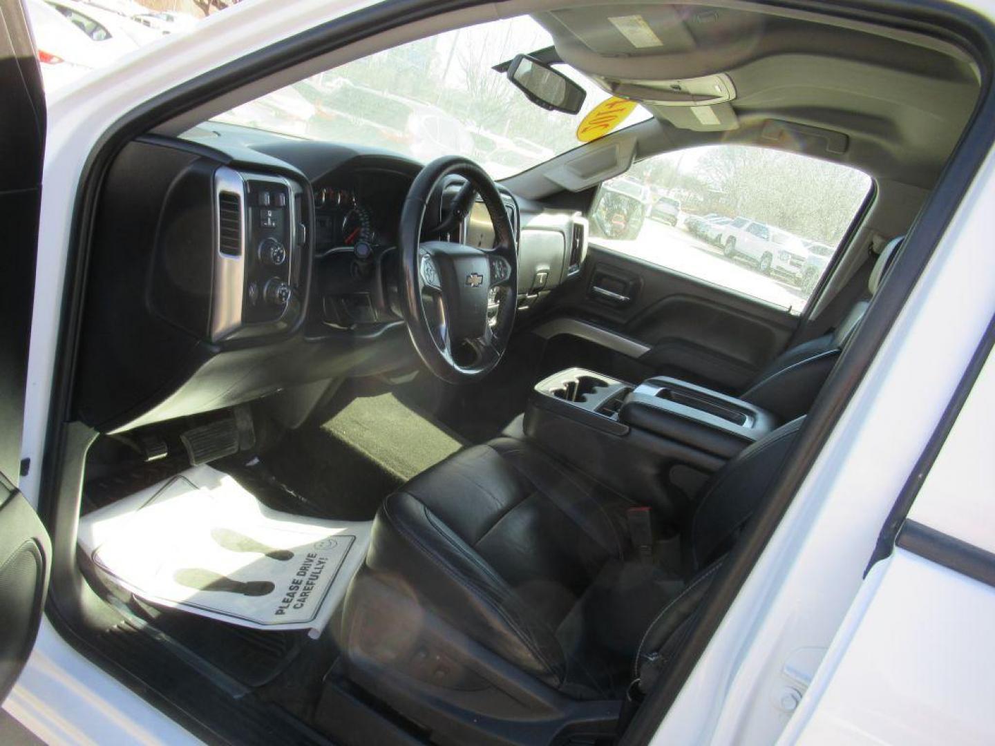 2014 WHITE CHEVROLET SILVERADO 1500 LT (1GCVKREC1EZ) with an 5.3L engine, Automatic transmission, located at 908 SE 14th Street, Des Moines, IA, 50317, (515) 281-0330, 41.580303, -93.597046 - Photo#25