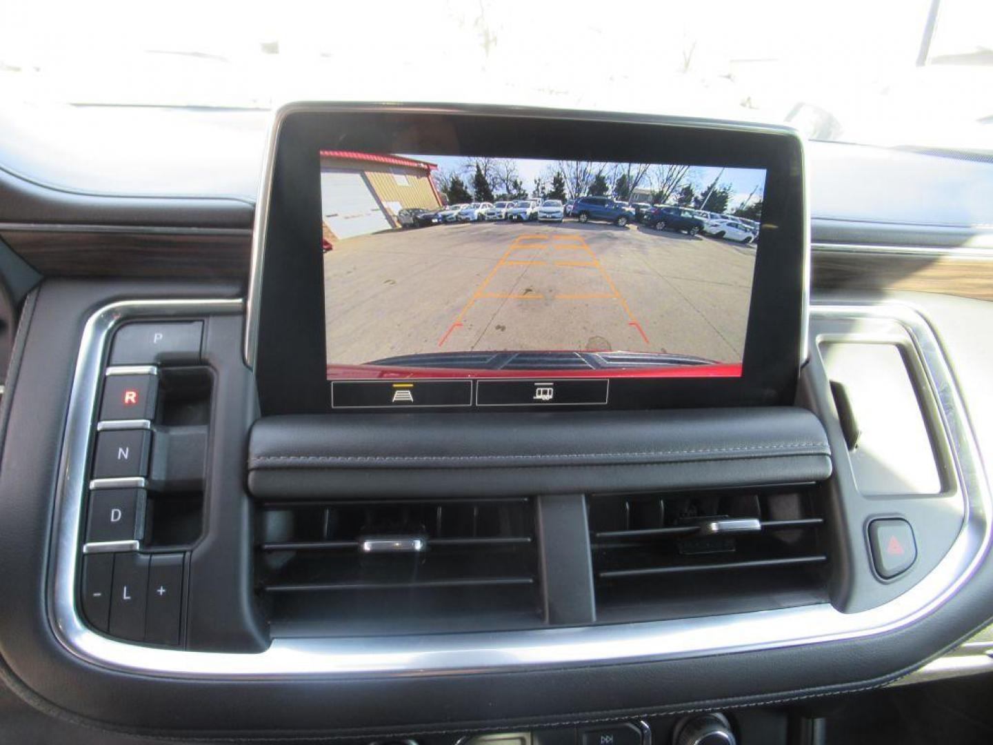 2021 RED CHEVROLET TAHOE 1500 Z71 (1GNSKPKD9MR) with an 5.3L engine, Automatic transmission, located at 908 SE 14th Street, Des Moines, IA, 50317, (515) 281-0330, 41.580303, -93.597046 - Photo#23