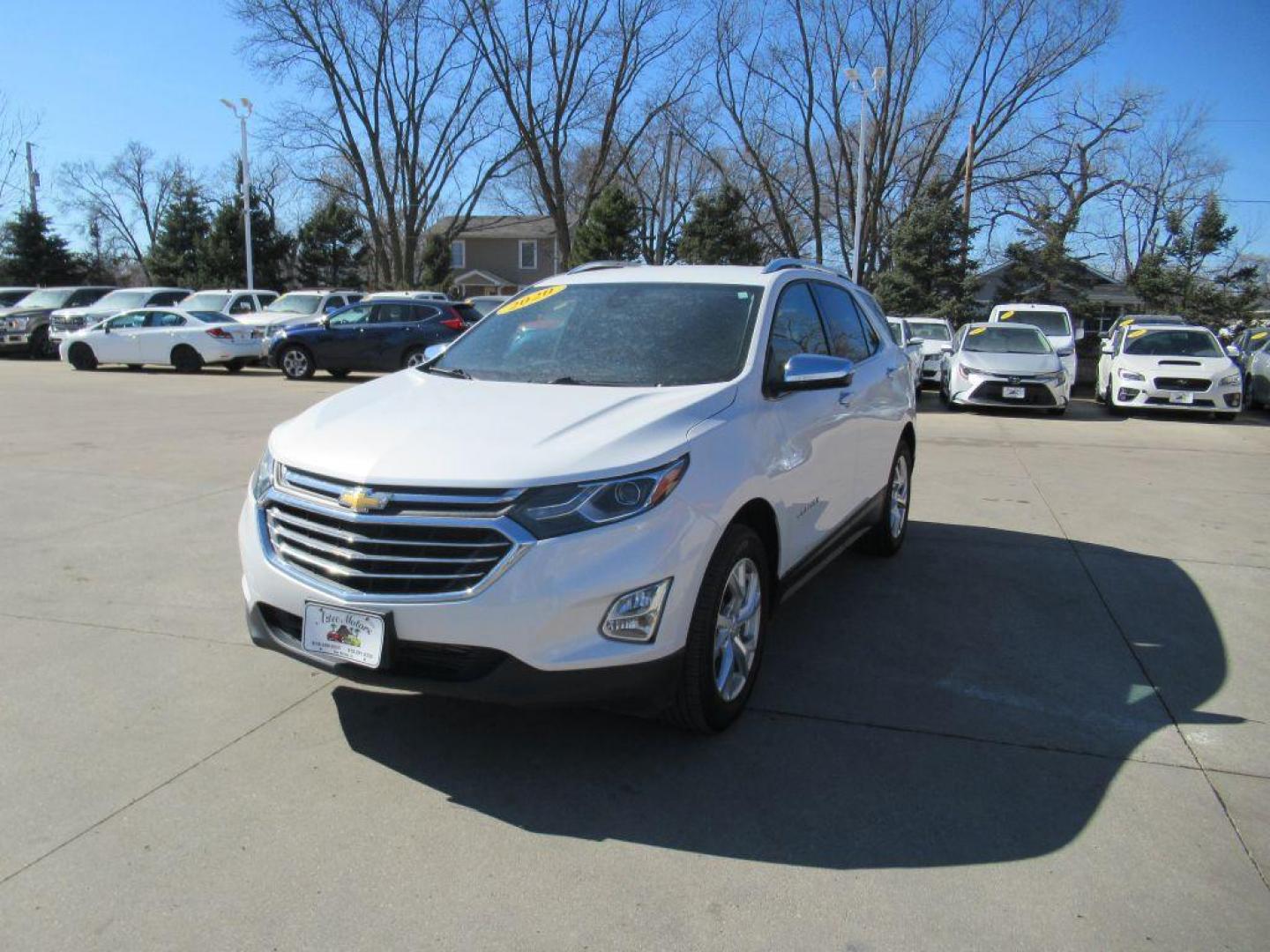 2020 WHITE CHEVROLET EQUINOX PREMIER (2GNAXXEV5L6) with an 1.5L engine, Automatic transmission, located at 908 SE 14th Street, Des Moines, IA, 50317, (515) 281-0330, 41.580303, -93.597046 - Photo#0