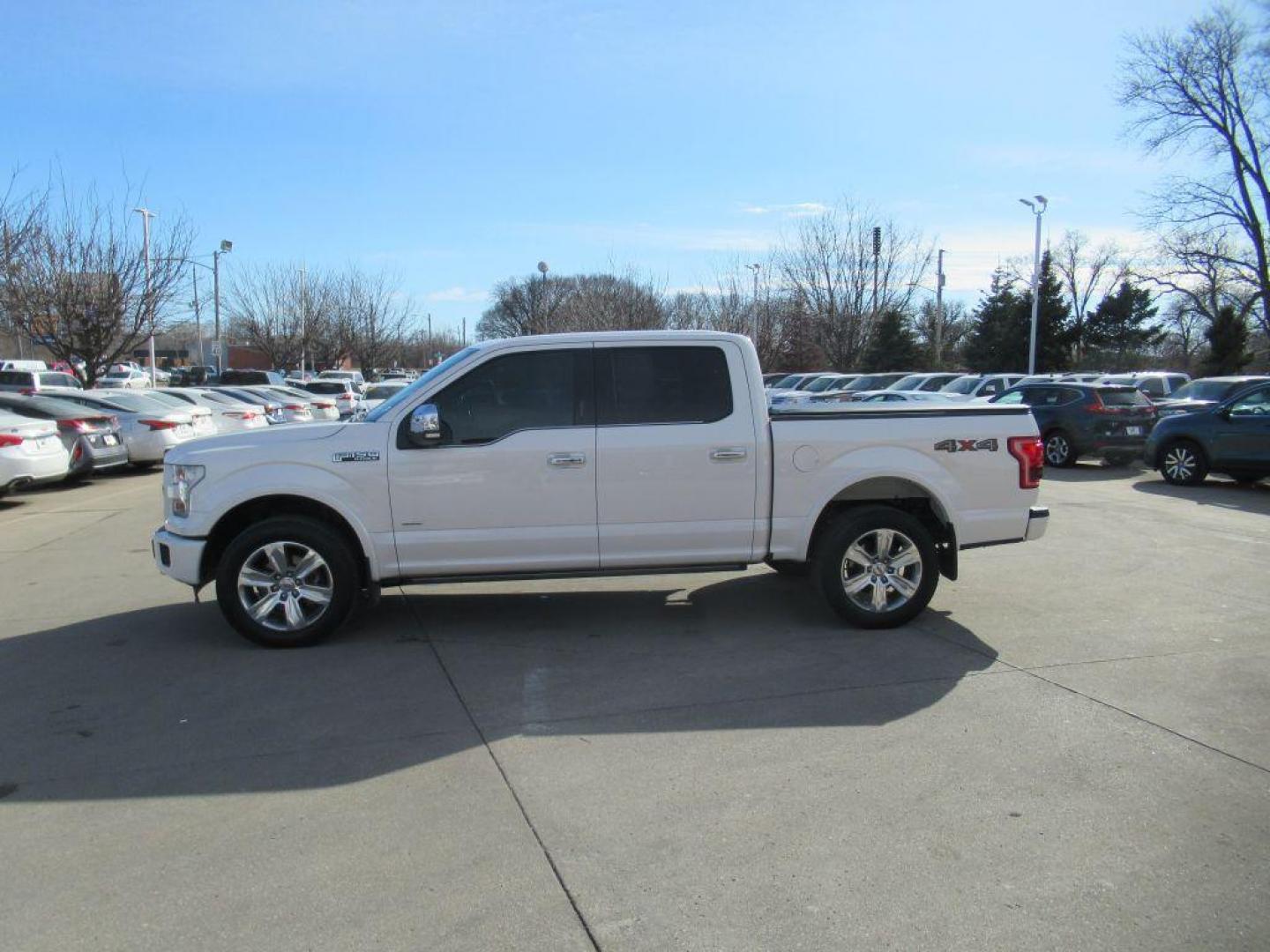 2017 WHITE FORD F150 SUPERCREW PLATINUM (1FTEW1EGXHF) with an 3.5L engine, Automatic transmission, located at 908 SE 14th Street, Des Moines, IA, 50317, (515) 281-0330, 41.580303, -93.597046 - Photo#7