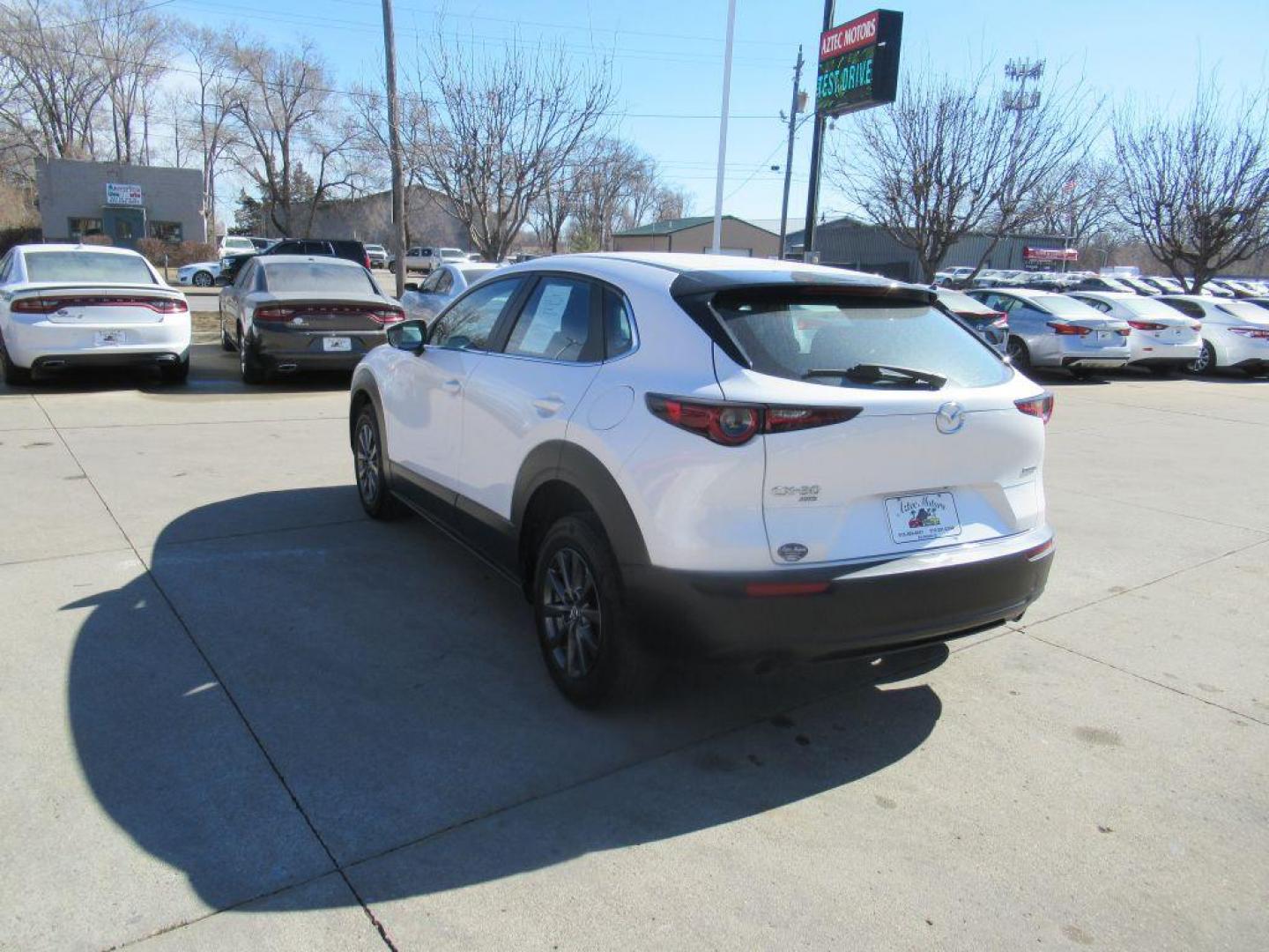 2021 WHITE MAZDA CX-30 (3MVDMBAL8MM) with an 2.5L engine, Automatic transmission, located at 908 SE 14th Street, Des Moines, IA, 50317, (515) 281-0330, 41.580303, -93.597046 - Photo#6