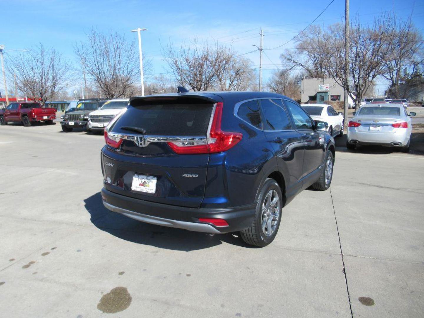 2019 BLUE HONDA CR-V EXL (2HKRW2H80KH) with an 1.5L engine, Continuously Variable transmission, located at 908 SE 14th Street, Des Moines, IA, 50317, (515) 281-0330, 41.580303, -93.597046 - Photo#4