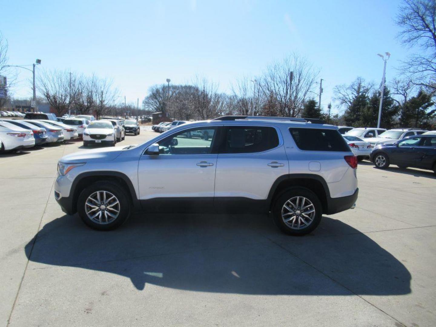 2017 SILVER GMC ACADIA SLE (1GKKNLLS2HZ) with an 3.6L engine, Automatic transmission, located at 908 SE 14th Street, Des Moines, IA, 50317, (515) 281-0330, 41.580303, -93.597046 - Photo#7