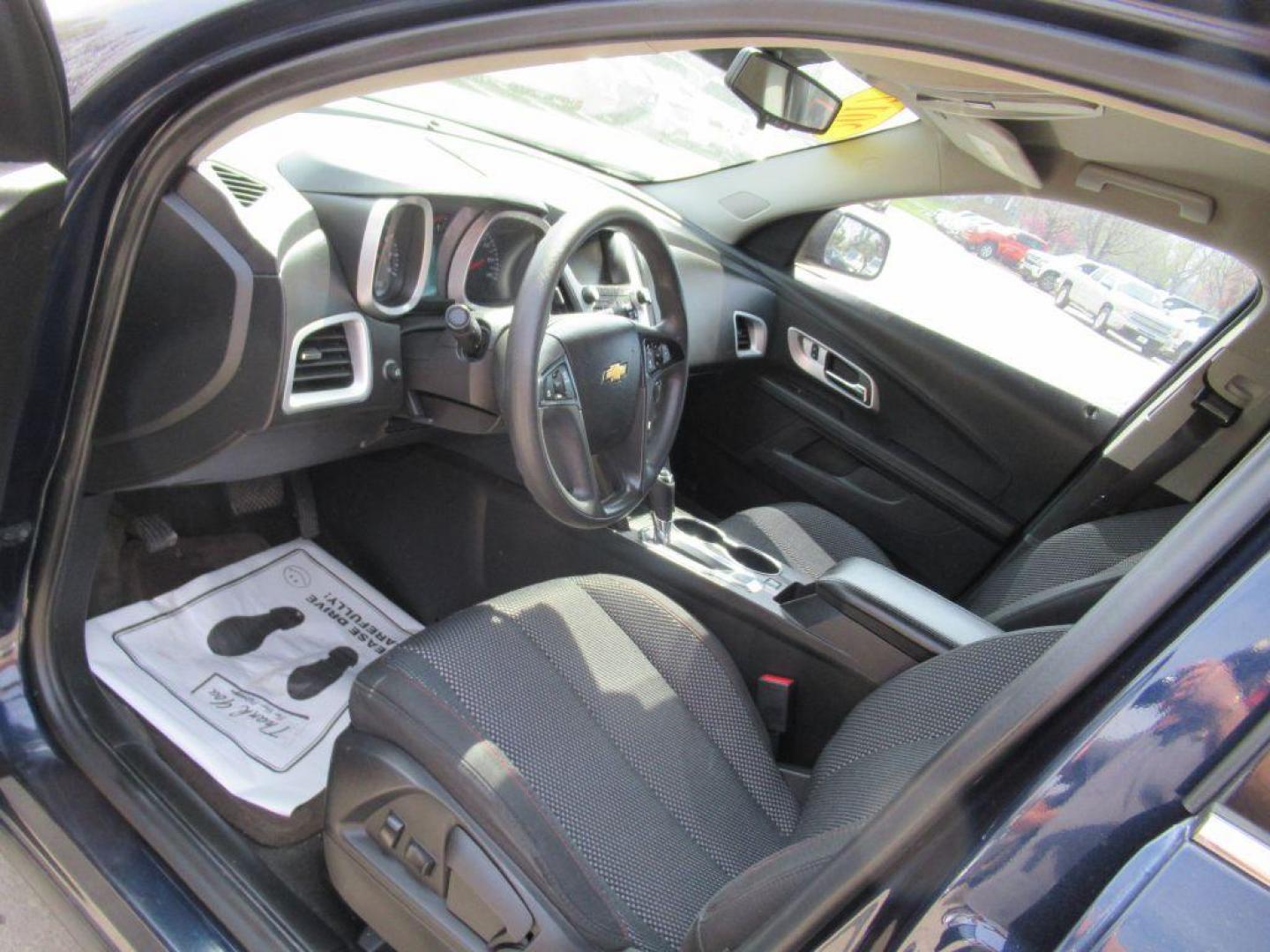 2017 BLUE CHEVROLET EQUINOX LS (2GNALBEK5H1) with an 2.4L engine, Automatic transmission, located at 908 SE 14th Street, Des Moines, IA, 50317, (515) 281-0330, 41.580303, -93.597046 - Photo#24